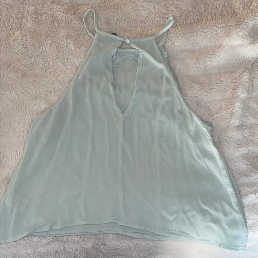 light blue loose fitting crop top - Picture 2 of 2